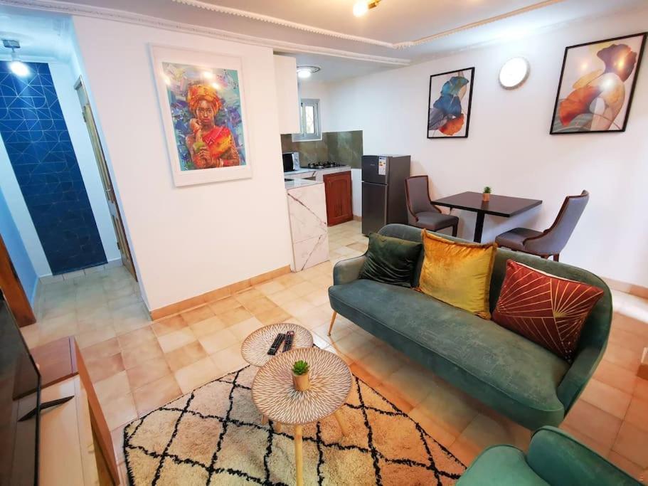 Ninja House Studio Chic Le Turquois Dore 야운데 외부 사진